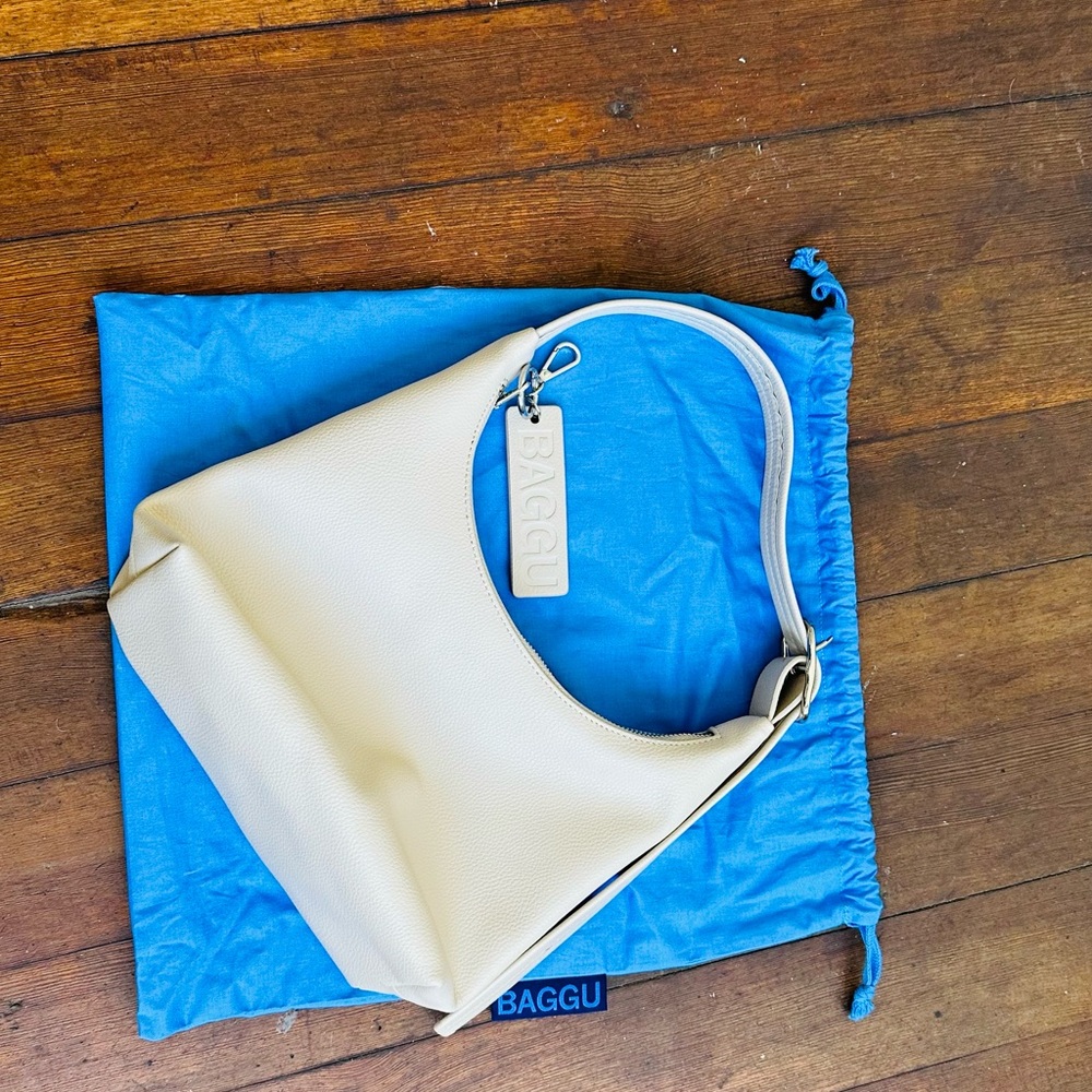 BAGGU mini recycled leather shoulder bag - Picture 2 of 3